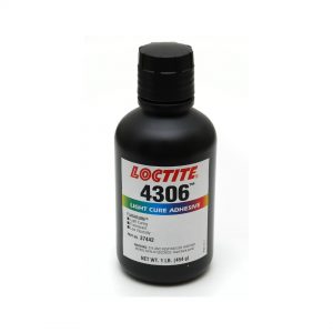 LOCTITE® 4306 este un adeziv lichid transparent, cu foto-inițiator creat pentru operațiuni de lipire care necesită întărirea foarte rapidă.