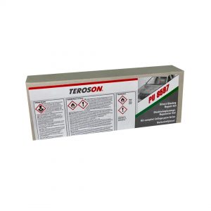 TEROSON® PU 8599 HMLC SET este un kit care conține un adeziv, un grund, un aplicator (nou), duză pentru autobuz și camion, duza pentru autoturisme, sârmă de tăiere, țesut de curățare, tampon abraziv, distanțiere și instrucțiuni.